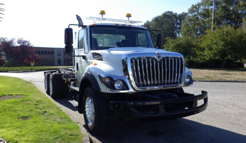 
								2012 International 7400 full									