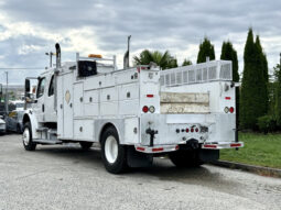 
										2005 Freightliner M2 106 full									
