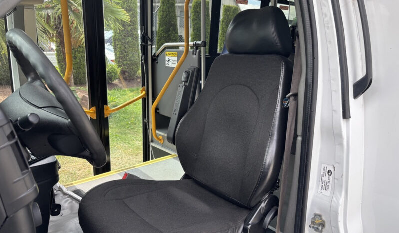 
								2020 Chevrolet Express 4500 full									