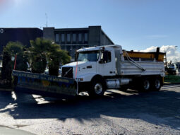 
										2005 Volvo VHD full									