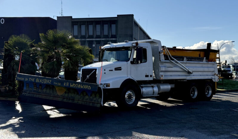 
								2005 Volvo VHD full									