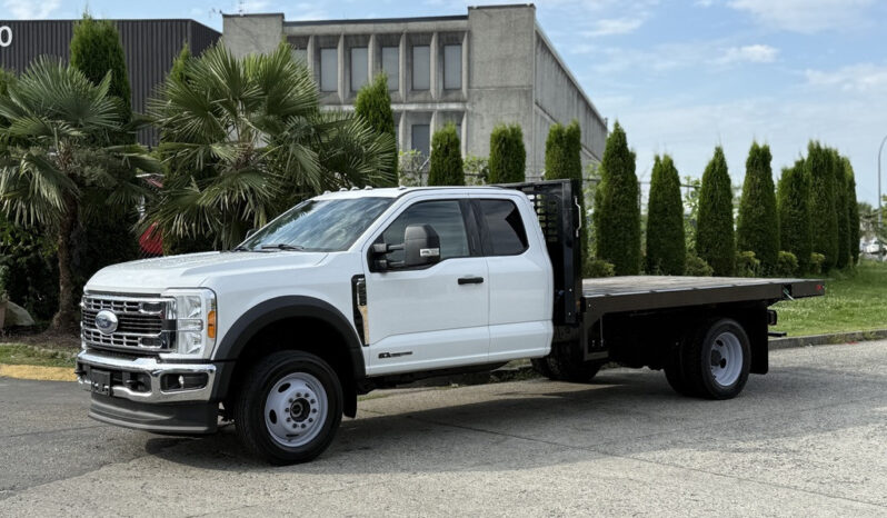 
								2023 Ford F-550 Super Duty full									