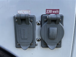 
										2008 Ford F-550 Super Duty full									