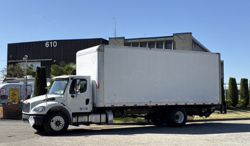 
								2015 Freightliner M2 106 full									