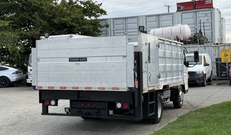 
								2014 Mitsubishi Fuso full									