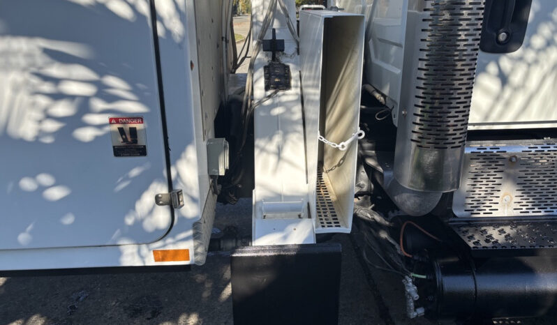 
								2011 International WorkStar full									