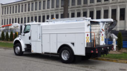 
										2006 Freightliner M2 106 full									