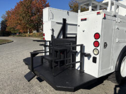 
										2005 Freightliner M2 106 full									