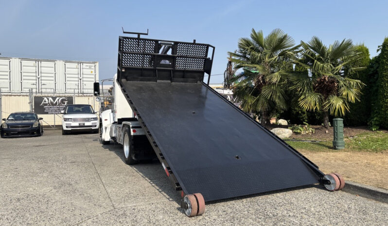 
								2020 Peterbilt 330 full									