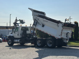 
										2013 International 7400 full									