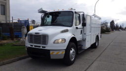 
										2006 Freightliner M2 106 full									
