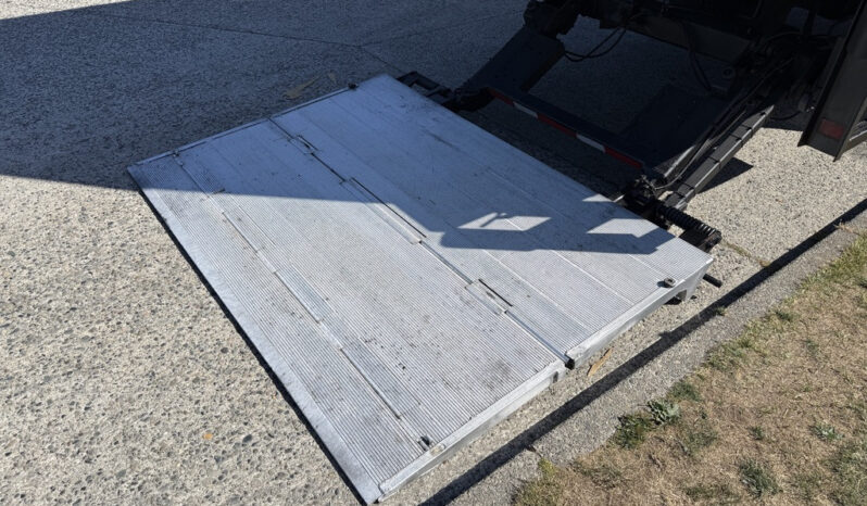 
								2015 Freightliner M2 106 full									