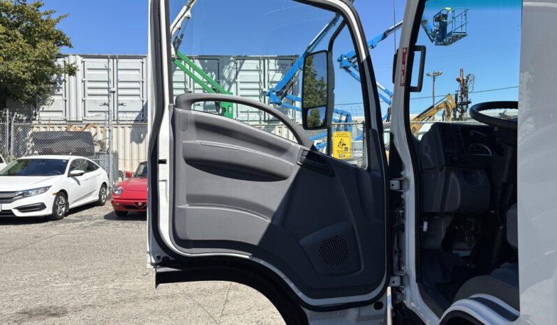 
								2022 Isuzu NRR full									