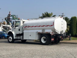 
										2010 Freightliner M2 106 full									