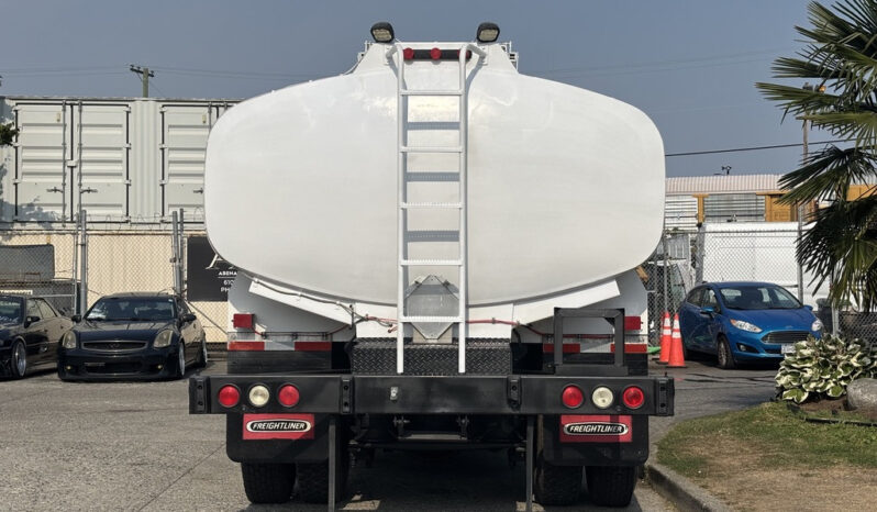 
								2010 Freightliner M2 106 full									