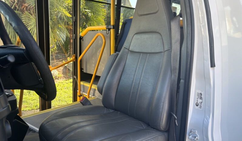
								2017 Chevrolet Express full									