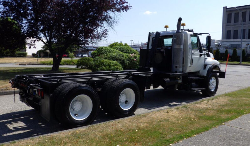 
								2013 International 7400 full									