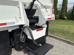 
										2013 International 7400 full									