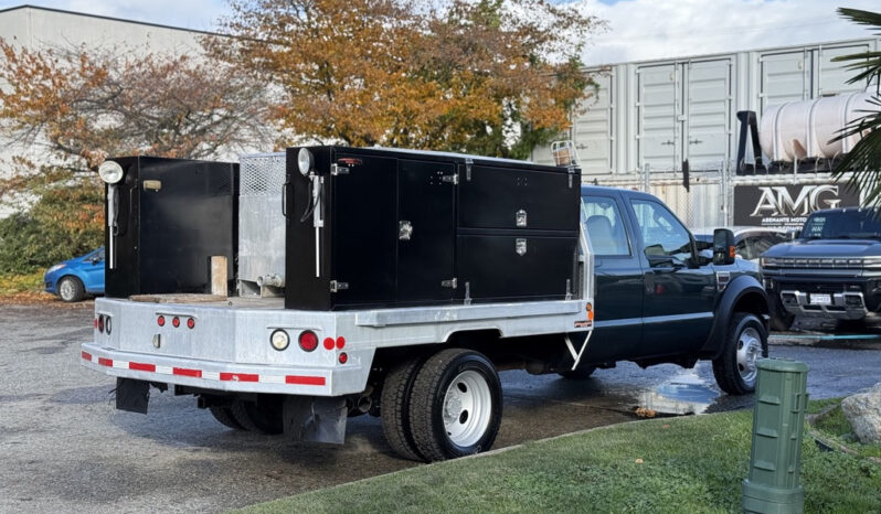 
								2008 Ford F-550 full									