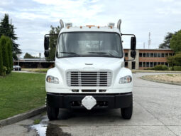 
										2005 Freightliner M2 106 full									