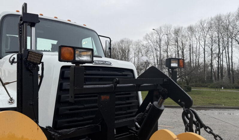 
								2016 Freightliner 108SD full									
