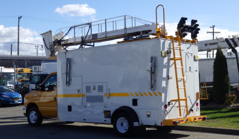 
								2015 Ford E-450 Super Duty full									
