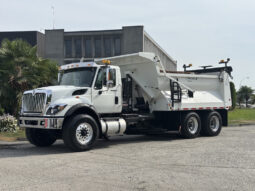 
										2013 International 7400 full									