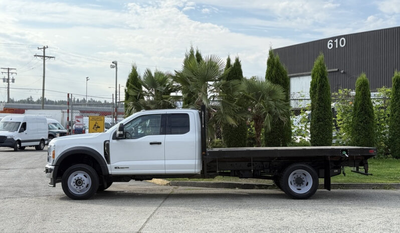 
								2023 Ford F-550 Super Duty full									