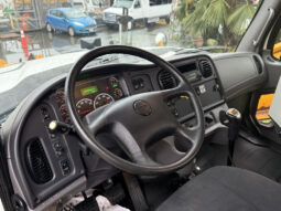 
										2016 Freightliner 108SD full									