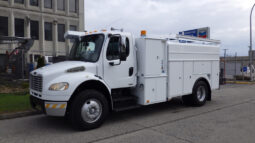 
										2006 Freightliner M2 106 full									