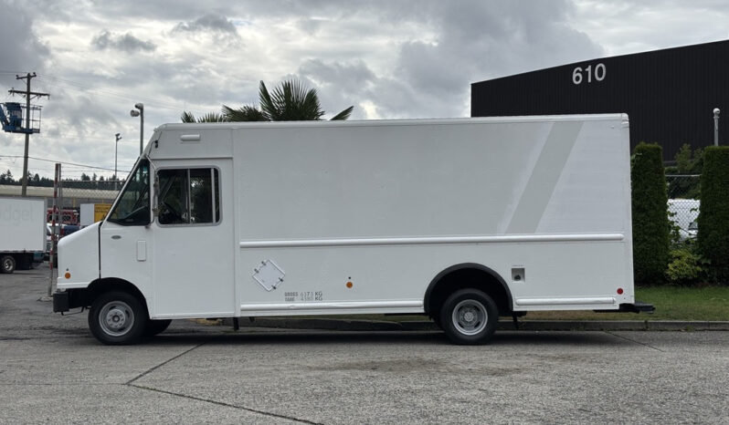 
								2011 Ford E-450 Super Duty full									