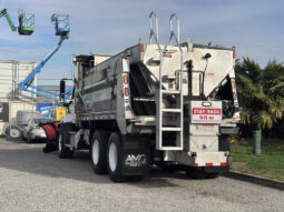 
										2013 Freightliner 114SD full									