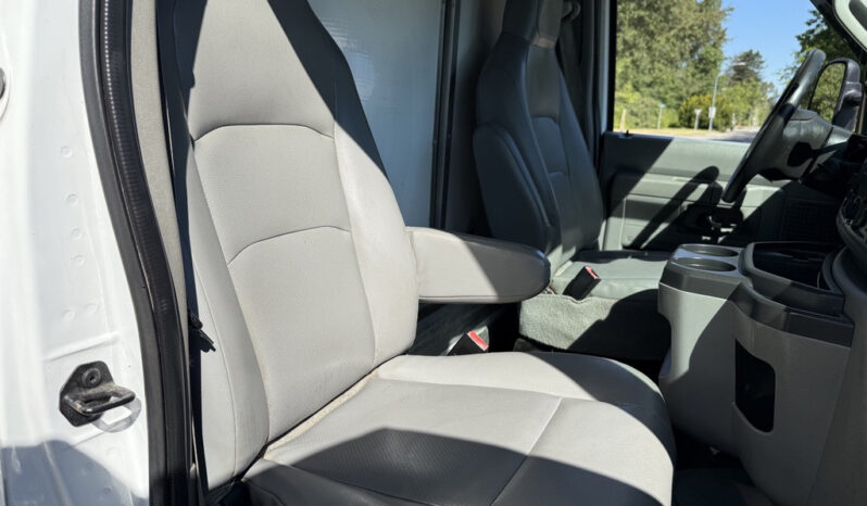 
								2013 Ford Econoline full									