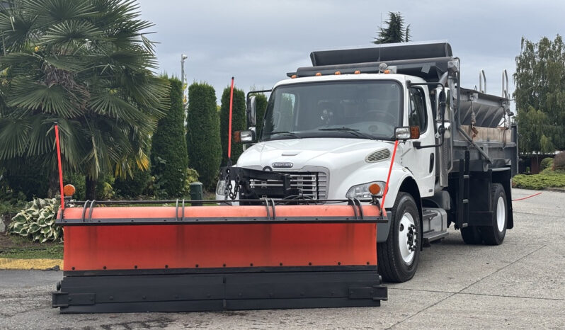
								2006 Freightliner M2 106 full									