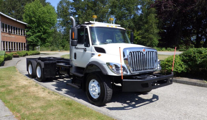 
								2013 International 7400 full									