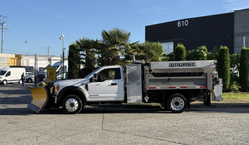 
								2017 Ford F-550 Super Duty full									