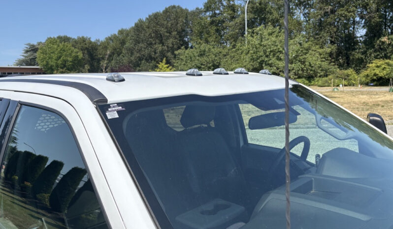 
								2022 Ford F-550 Super Duty full									