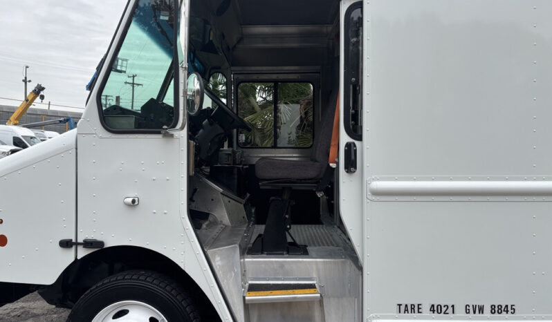 
								2021 Ford Econoline Commercial Chassis full									