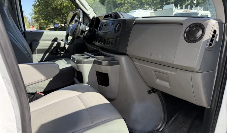 
								2013 Ford Econoline full									