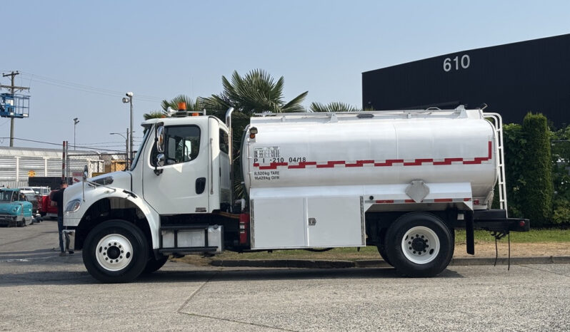 
								2010 Freightliner M2 106 full									