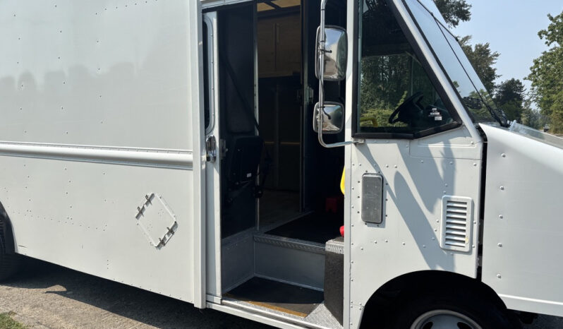 
								2018 Ford E-450 Super Duty full									