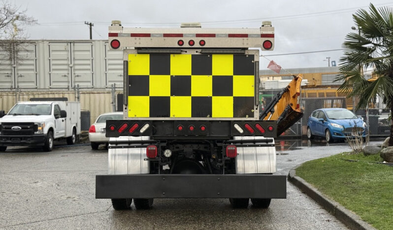 
								2016 Freightliner 108SD full									
