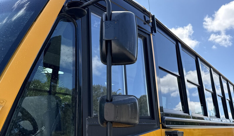 
								2011 Freightliner M2 106 full									