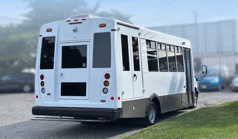
								2020 Chevrolet Express 4500 full									