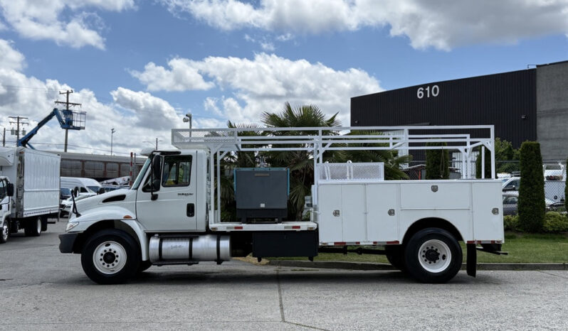 
								2011 International 4300 full									