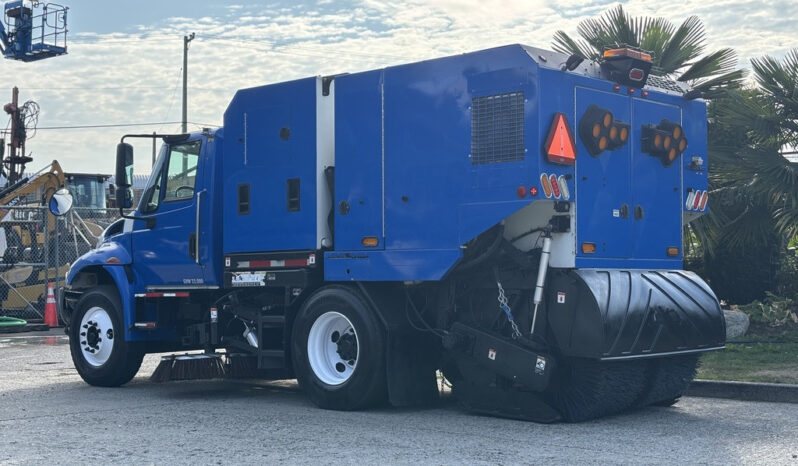 
								2014 International DuraStar full									