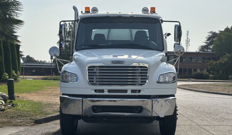 
								2010 Freightliner M2 106 full									