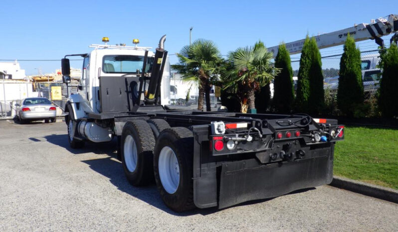 
								2012 International 7400 full									