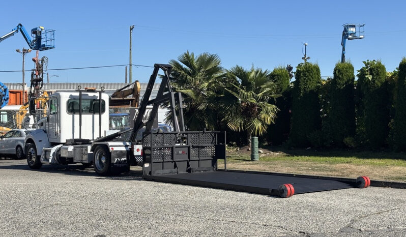 
								2020 Peterbilt 330 full									