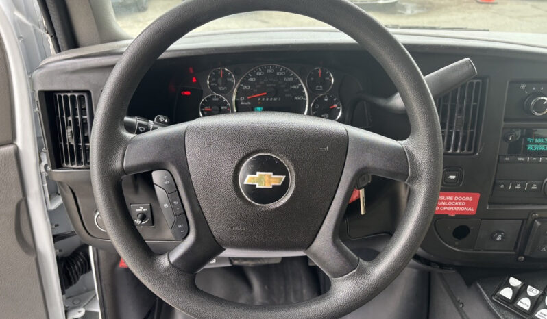 
								2020 Chevrolet Express 4500 full									